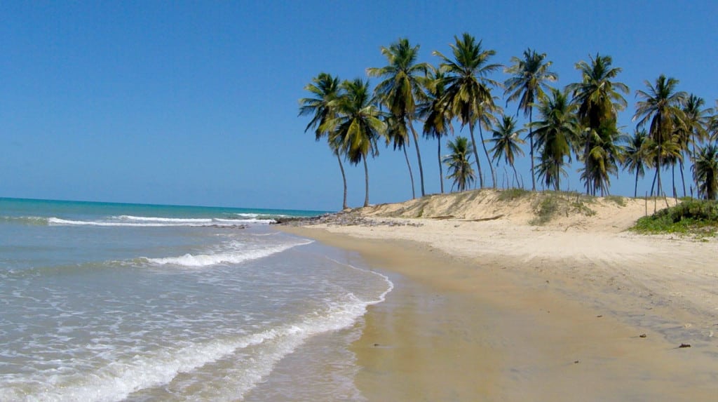 A praia deserta de Maracajaú